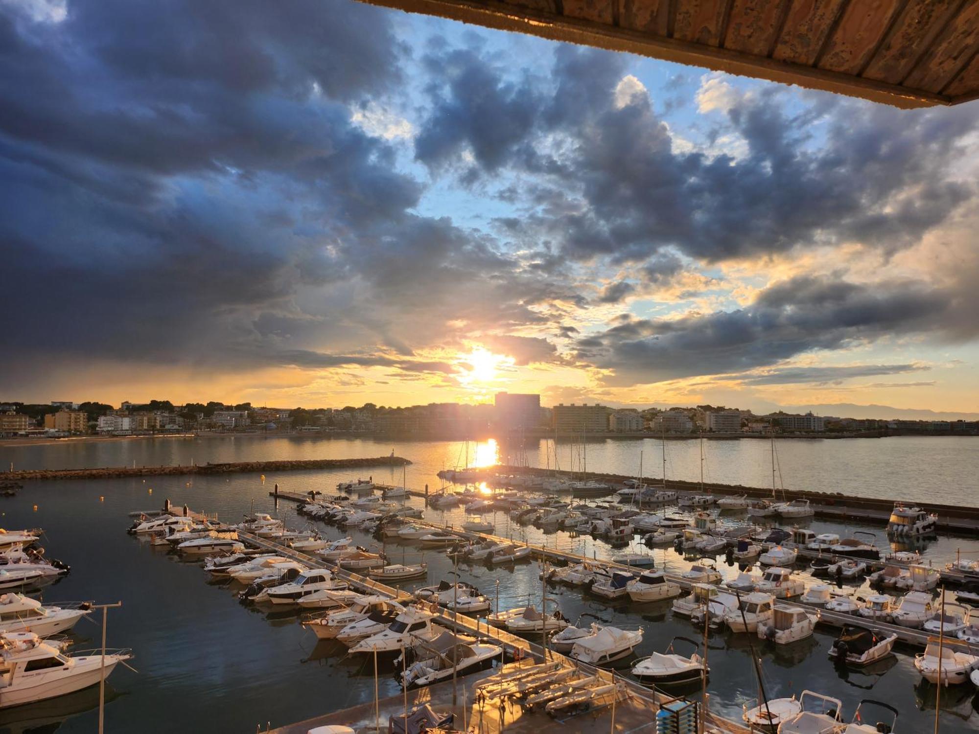 Solo Atico Guest Suites L' Escala Bagian luar foto