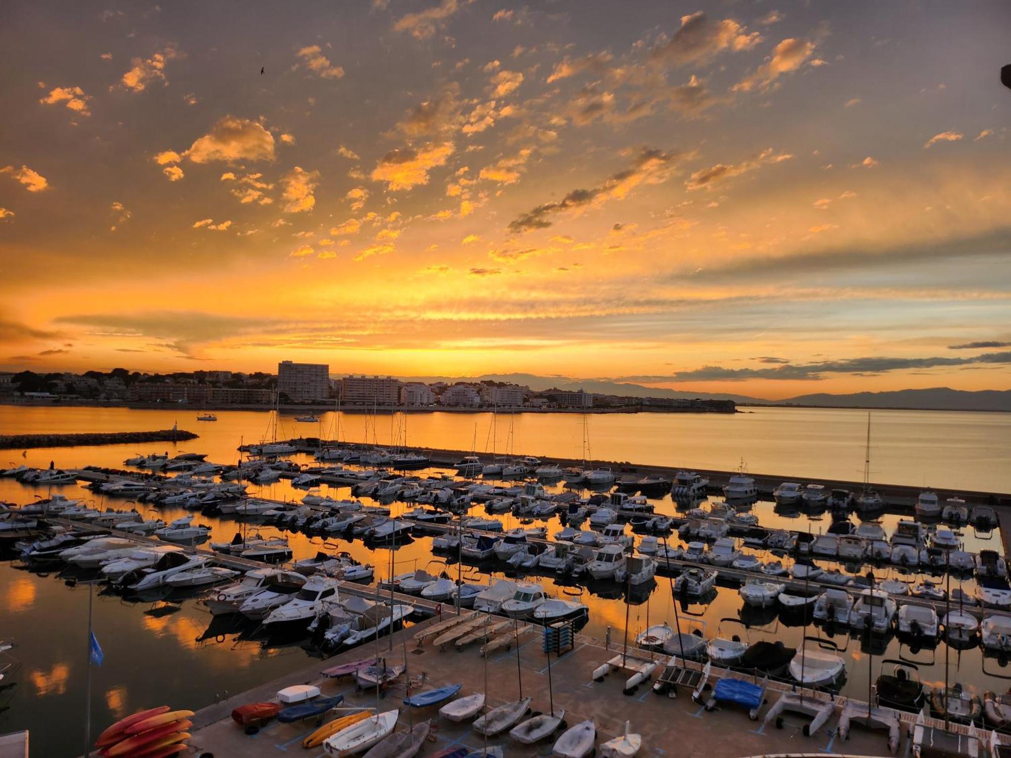 Solo Atico Guest Suites L' Escala Bagian luar foto